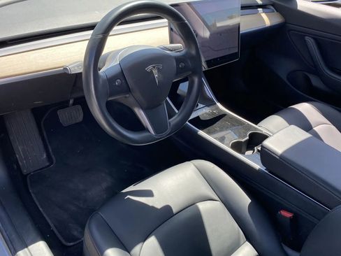 Used 2017 Tesla Model 3 Long Range RWD image 9