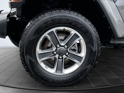 Used 2023 Jeep Wrangler Sahara image 8