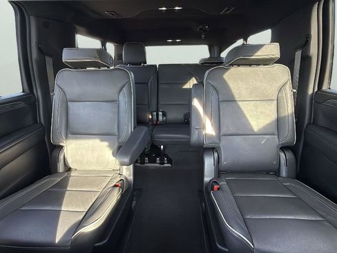 Used 2023 GMC Yukon XL SLT image 23