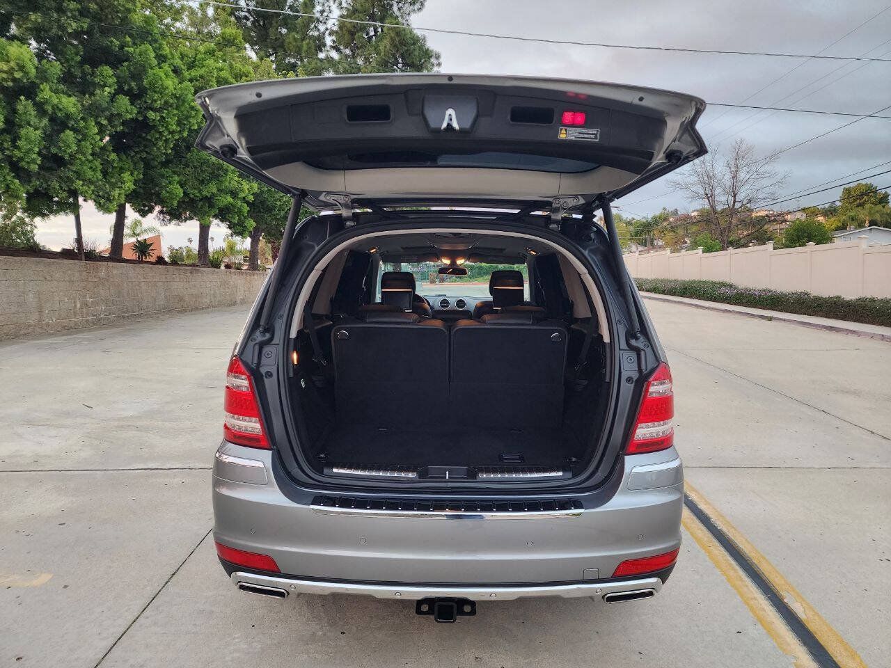 Used 2012 Mercedes-Benz GL 450 4MATIC image 9