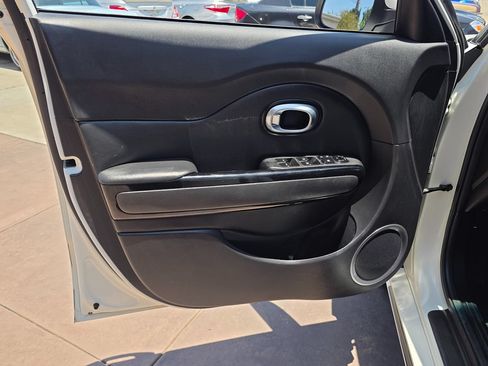 Used 2016 Kia Soul + w/ Soulful Package FWD image 26