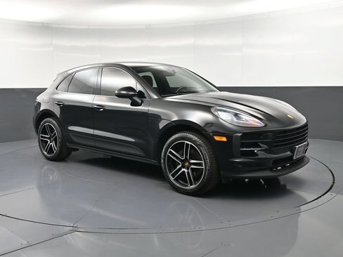 Certified 2020 Porsche Macan AWD/4WD image 10