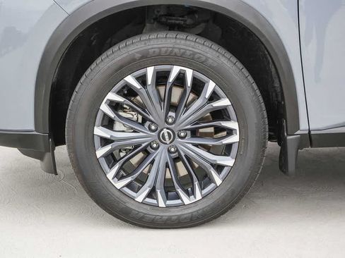 Used 2025 Nissan Rogue SL w/ Tech Package AWD/4WD image 5