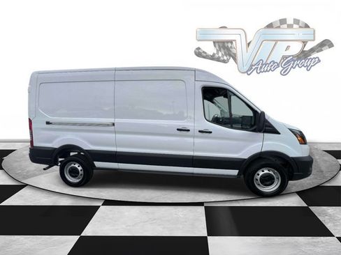 Used 2026 Ford Transit 250 148 Medium Roof RWD image 4