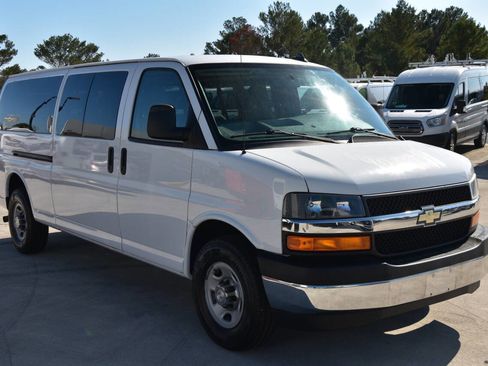 Used 2017 Chevrolet Express 3500 LT w/ LT Preferred Equipment Group RWD image 1