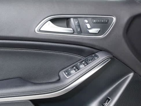 Used 2018 Mercedes-Benz GLA 250 4MATIC image 6