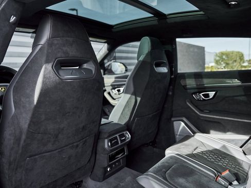 Used 2024 Lamborghini Urus Performante image 44