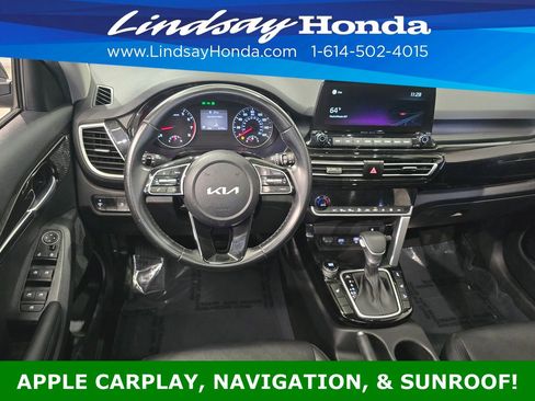 Used 2022 Kia Seltos EX image 12