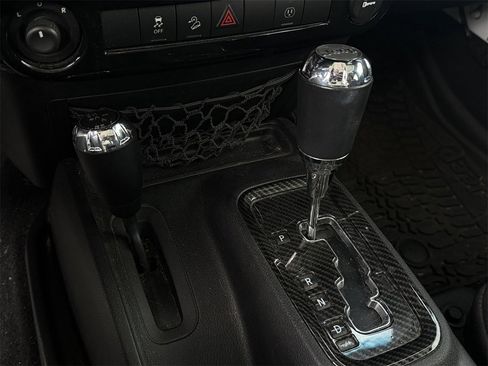 Used 2015 Jeep Wrangler Unlimited Sahara w/ Connectivity Group image 20