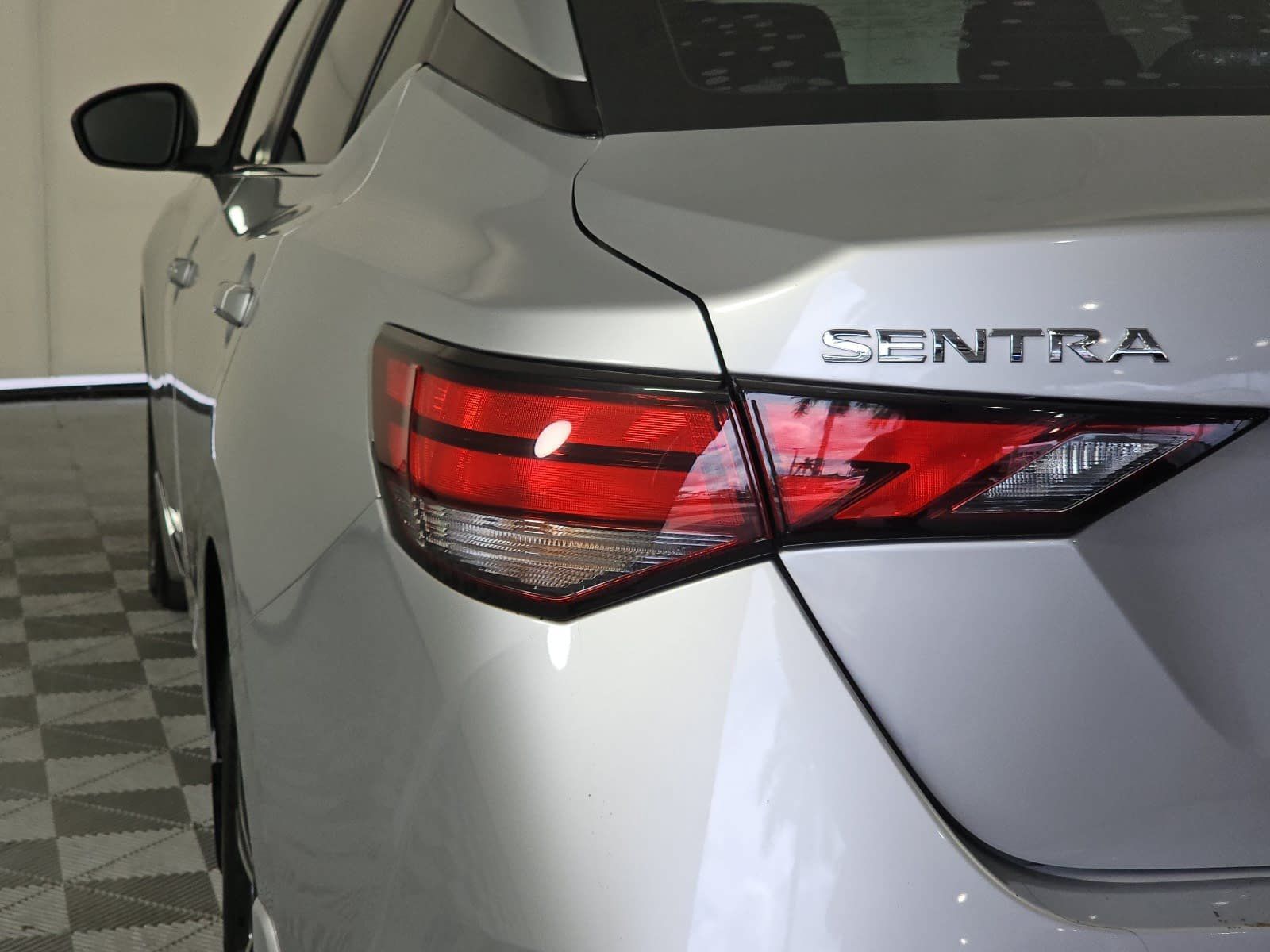 Used 2021 Nissan Sentra SV FWD image 28