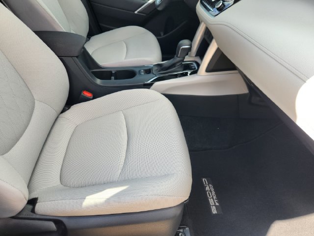 Certified 2024 Toyota Corolla Cross LE w/ Moonroof Package FWD image 14