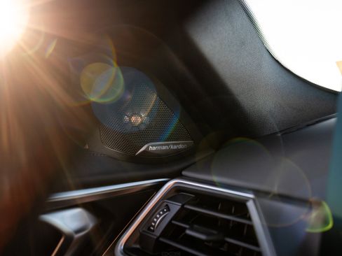 Used 2024 BMW M4 image 43