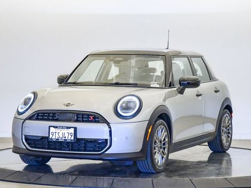 Used 2025 MINI Cooper S image 1