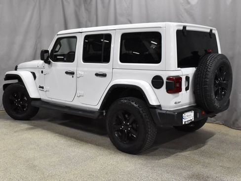 Used 2022 Jeep Wrangler Unlimited Sahara image 6