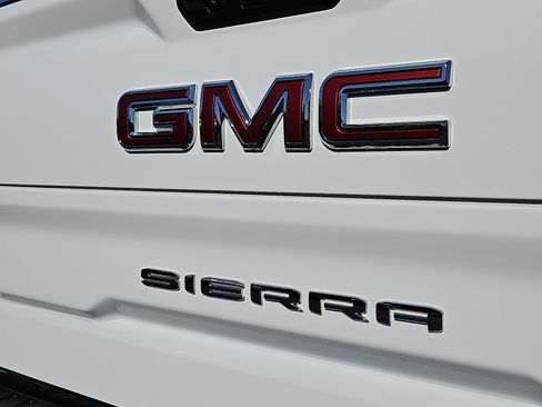 Certified 2025 GMC Sierra 1500 SLT AWD/4WD image 30