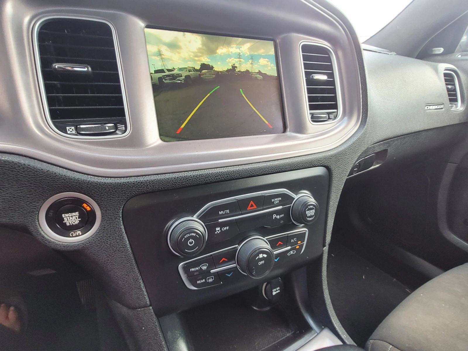 Used 2023 Dodge Charger SXT RWD image 18