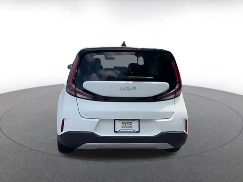 Used 2025 Kia Soul LX w/ LX Technology Package FWD image 10