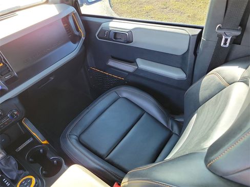 Used 2022 Ford Bronco Badlands w/ Sasquatch Package image 16