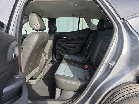 Used 2026 Chevrolet Trax LT w/ LT Convenience Package FWD image 23