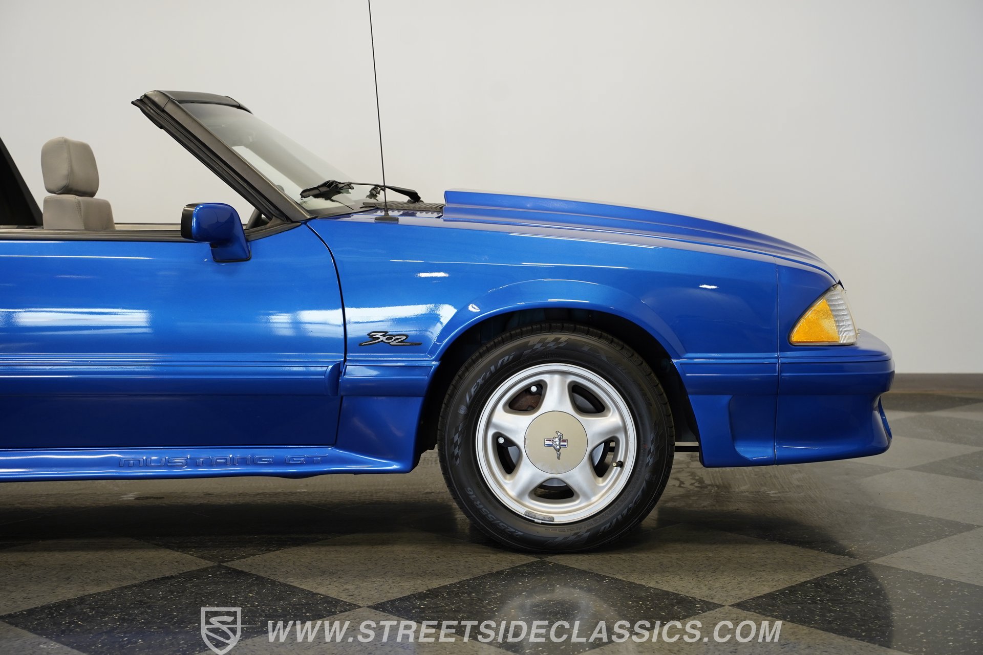 Used 1993 Ford Mustang GT RWD image 37