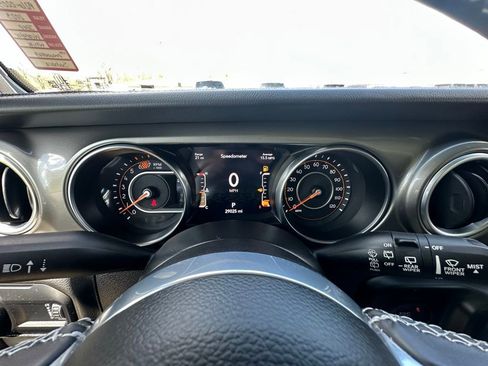 Used 2023 Jeep Wrangler Unlimited Sahara w/ Cold Weather Group AWD/4WD image 18