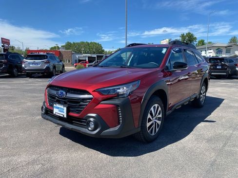 Certified 2025 Subaru Outback Premium w/ Popular Package #1A AWD/4WD image 3