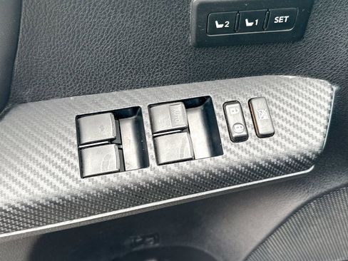 Used 2015 Toyota RAV4 Limited w/ Technology Package image 19