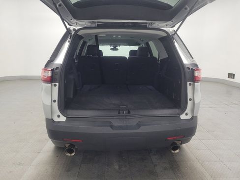 Used 2021 Chevrolet Traverse LS FWD image 29