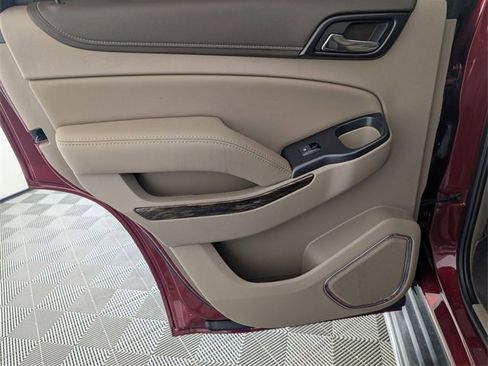 Used 2018 GMC Yukon SLT w/ Premium Edition image 30