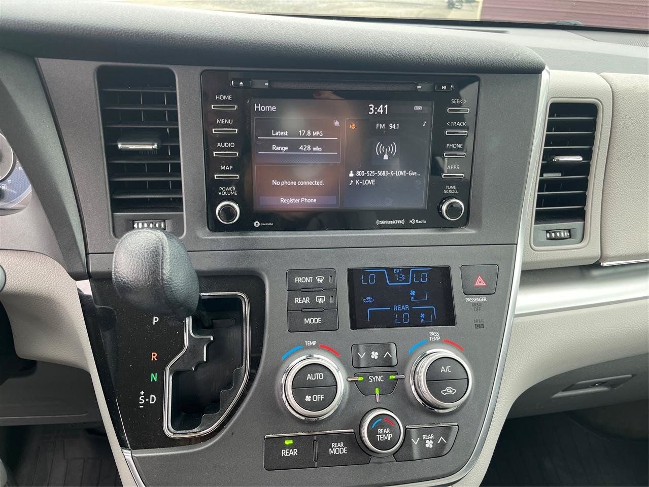 Used 2019 Toyota Sienna LE FWD image 14