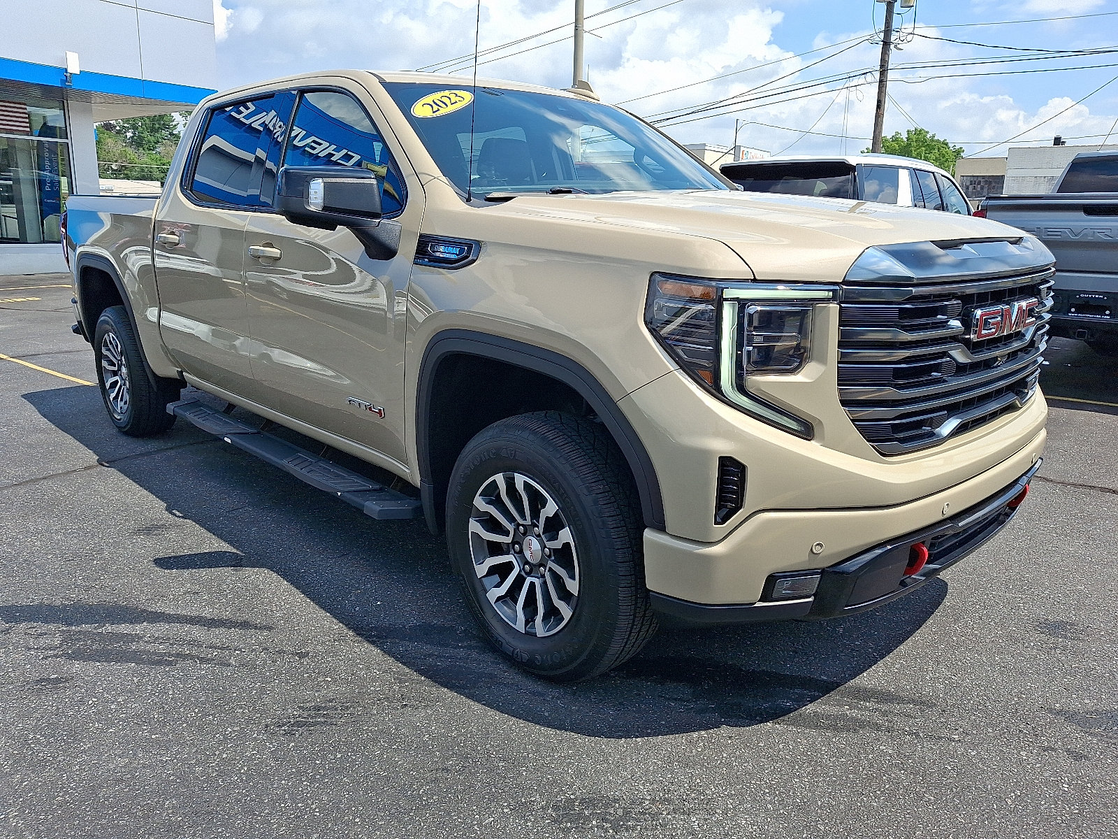 Used 2023 GMC Sierra 1500 AT4 w/ Technology Package AWD/4WD image 7