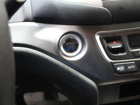 Used 2017 Honda Ridgeline Sport image 12