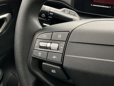 Used 2025 Kia K4 LXS image 22