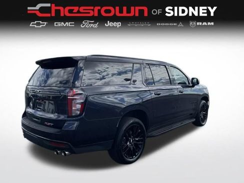 Used 2023 Chevrolet Suburban RST w/ Sport Performance Package AWD/4WD image 5