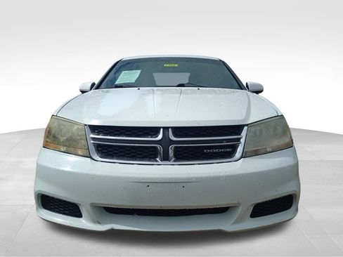 Used 2011 Dodge Avenger Mainstreet image 2