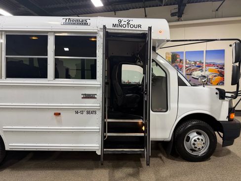 Used 2019 Chevrolet Express 3500 w/ School Bus Package image 26