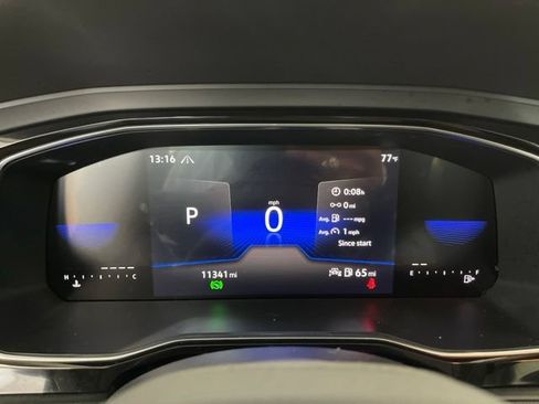 Used 2023 Volkswagen Jetta SE w/ Panoramic Sunroof Package FWD image 14