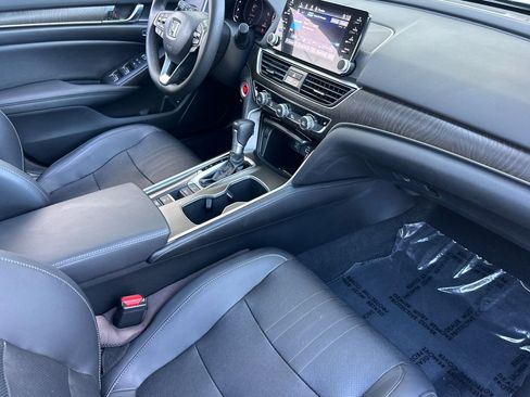 Used 2022 Honda Accord EX-L image 32