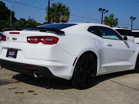 Used 2023 Chevrolet Camaro LT RWD image 4