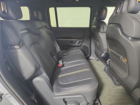 Used 2022 Rivian R1S Launch Edition image 23