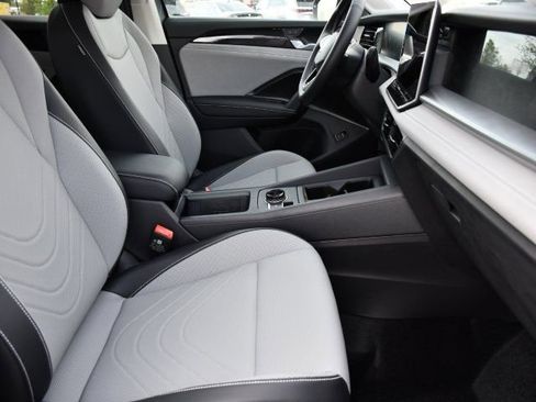 New 2026 Volkswagen Tiguan SE AWD/4WD image 28