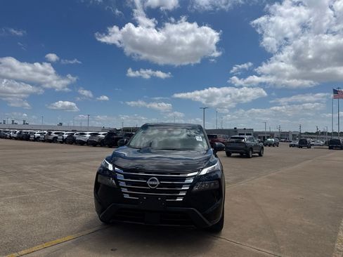 Used 2026 Nissan Rogue S FWD image 6