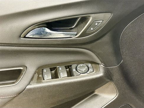 Used 2024 Chevrolet Equinox RS w/ RS Leather Package image 17