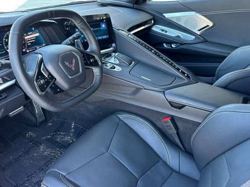 Used 2024 Chevrolet Corvette Stingray Preferred Cpe w/ Z51 Performance Package RWD image 9