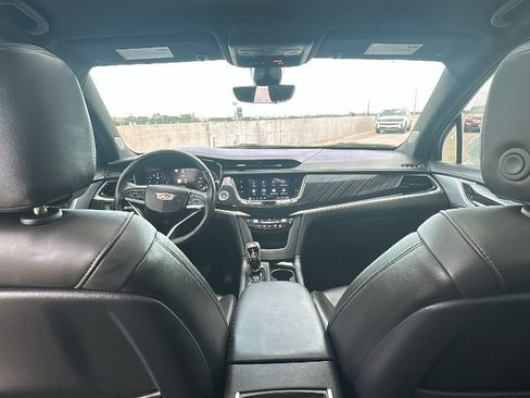 Used 2024 Cadillac XT6 Premium Luxury w/ Technology Package FWD image 28