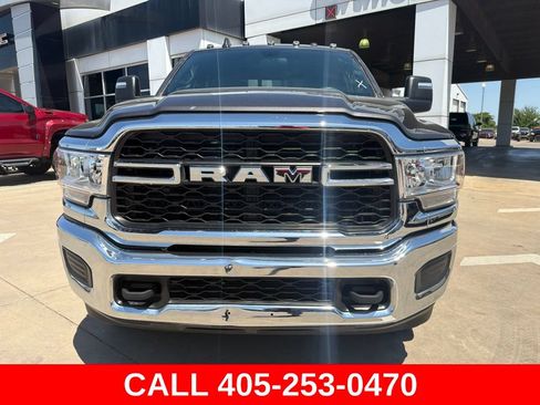 Used 2024 RAM 2500 Tradesman w/ Chrome Appearance Group AWD/4WD image 8