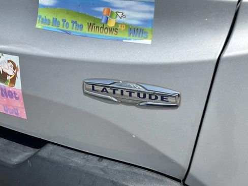 Used 2020 Jeep Renegade Latitude FWD image 12