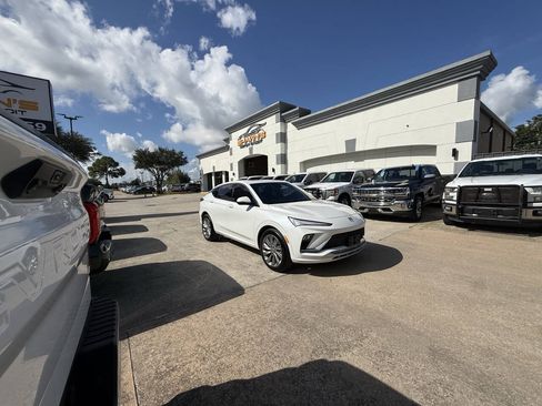 Used 2024 Buick Envista Avenir FWD image 43