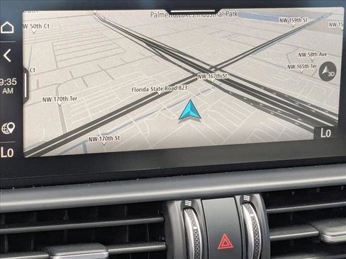 Used 2023 Alfa Romeo Giulia Veloce image 12