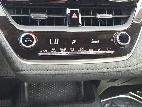 Used 2020 Toyota Corolla SE FWD image 29